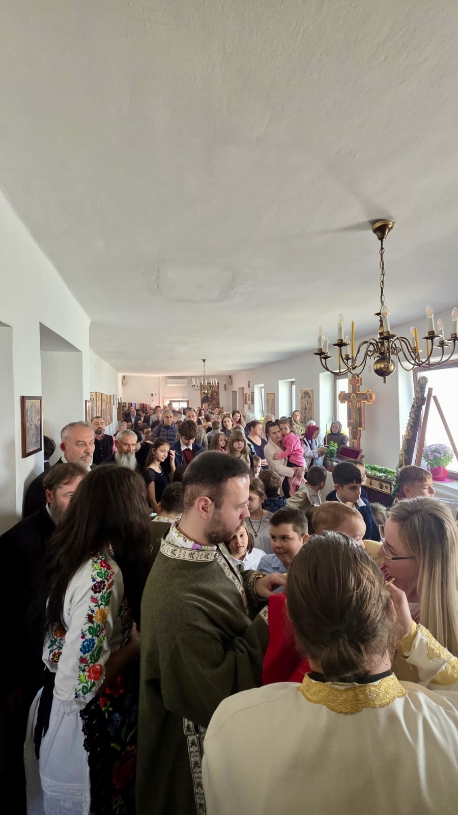 Erzbischöfliche Göttliche Liturgie zum Patronatsfest der Pfarrgemeinde der heiligen Paraskeva von Epivates in Wiener Neustadt